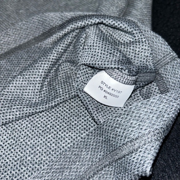 Vuori Men's Heather Gray Short Sleeve Tee - Picture 2 of 5